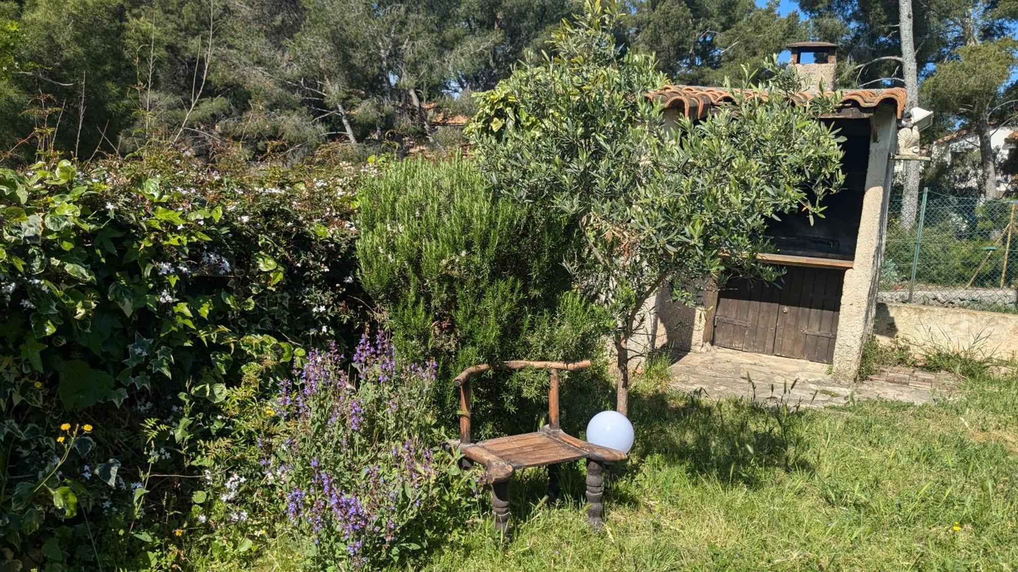 Maisonnette Kalis Calme Avec Climatisation Parking Jardin Cadre Campagne Plages A Pieds Bandol Dış mekan fotoğraf